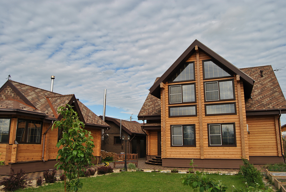 Частный дом, Зеленая поляна, Красный Яр, цвет Кедр 2010