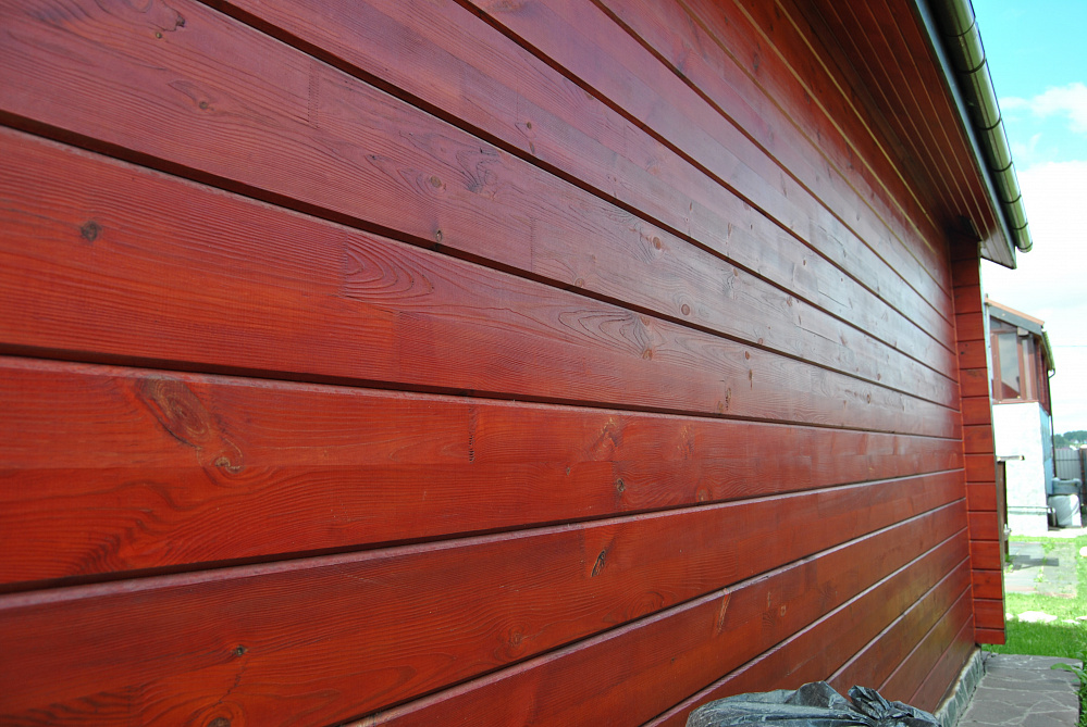 Частный дом, Каменка, цвет фасада Гранат 2067, цвет торцов Темный орех 2076