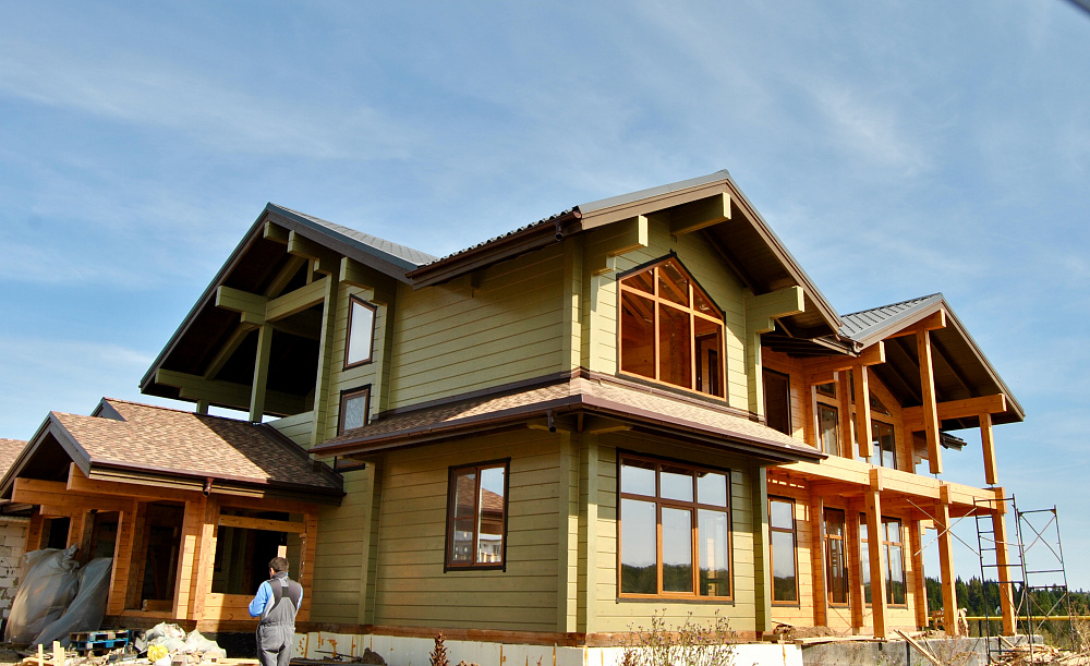 Частный дом, Лесная поляна, Кемерово, цвета RAL 6013 и  Кедр 2010